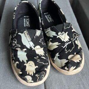 TOMS Black and White Ghost Print Sneakers